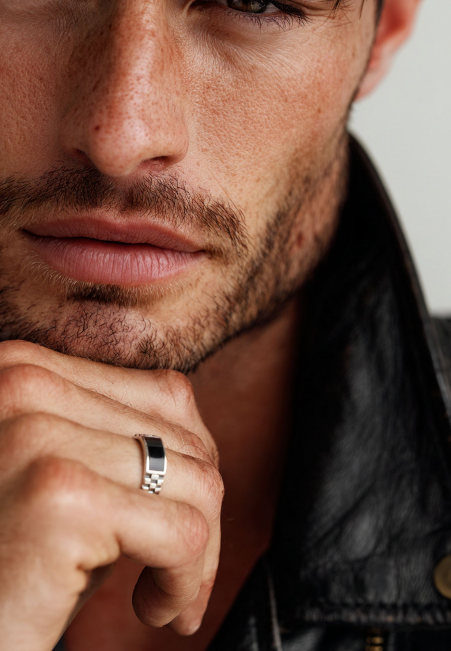 Anillo hombre plata coney